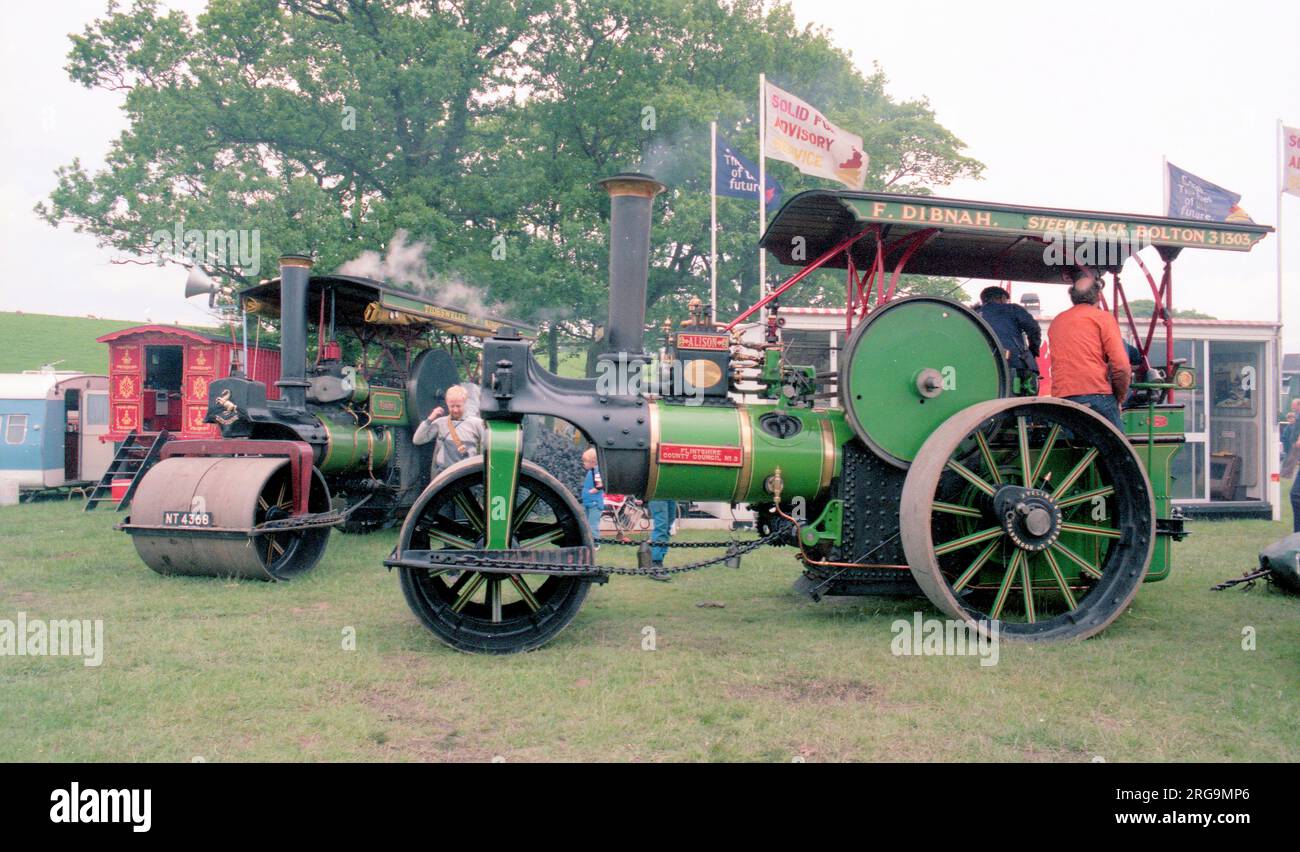 Aveling & porter Road Roller, Regn. DM3079, numéro 7632, Alison, propriété de Fred Dibnah et construite par Aveling et porter en 1912. (Dibnah a renommé ce rouleau après son divorce à Betsy, après sa seconde femme. En arrière-plan, Aveling & porter Road Roller, Regn. NT4368, numéro 10873, Thomas, construit en 1924. Banque D'Images