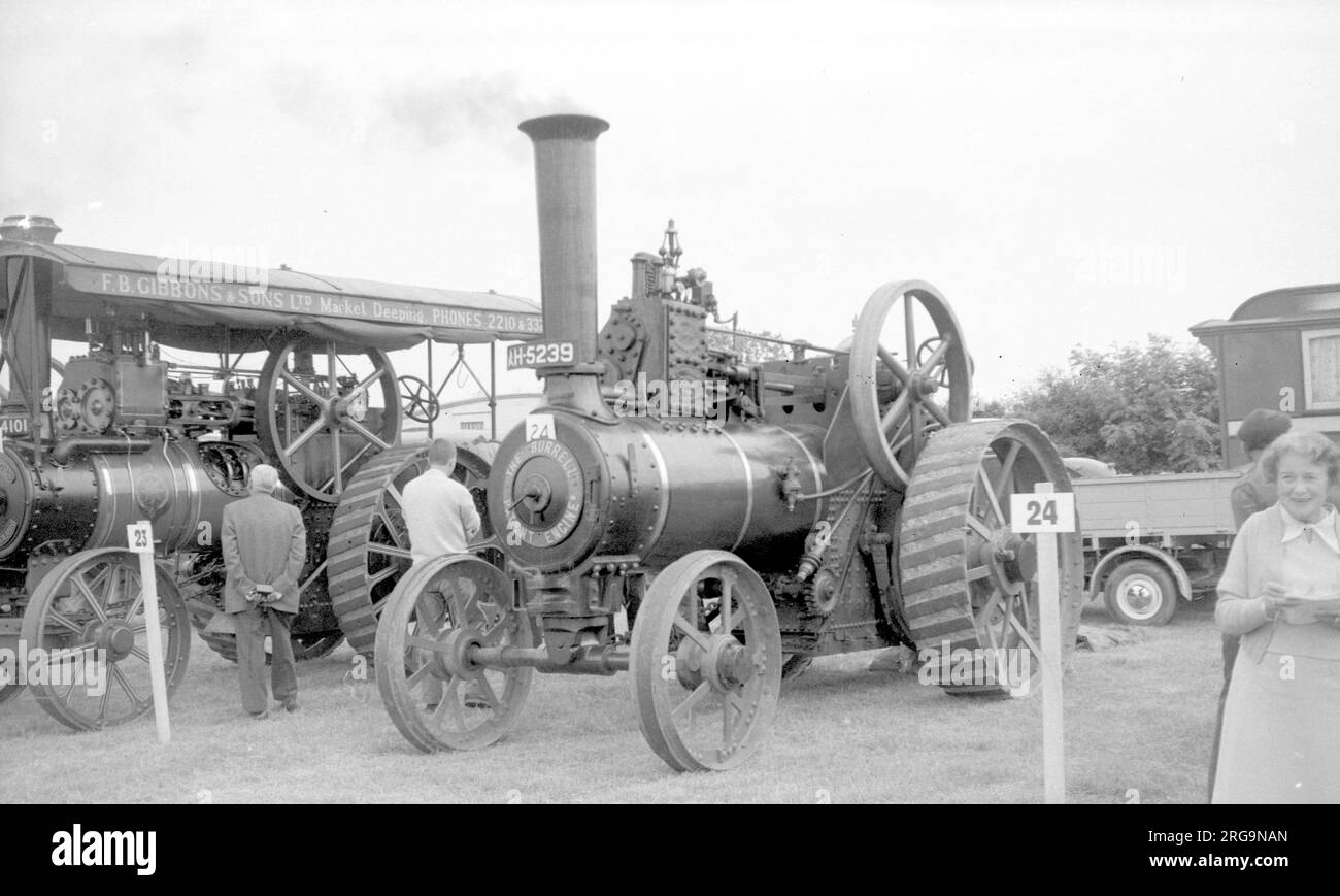 Moteur à usage général Burrell, réf. AH5239 , numéro 2479. Construit en 1909 par Charles Burrell & Sons de Thetford, Norfolk, alimenté par un moteur à vapeur composé à simple manivelle de 8 PSN. En vapeur, à côté de Robey General Purpose Engine, regn. CT 4101, numéro 29330. Banque D'Images