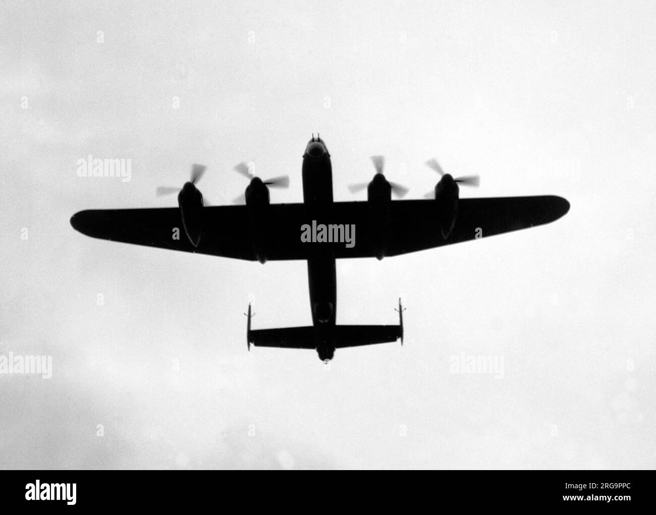 Royal Air Force - Avro Lancaster B.VI, l'un des neuf avions convertis de B.IIIs, équipé de Rolls-Royce Merlin 85/87 qui avaient des chargeurs à deux étages, offrant des performances en altitude nettement améliorées. Utilisés par les escadrons Pathfinder pour une courte période, les survivants ont été relégués à des fonctions secondaires. Banque D'Images