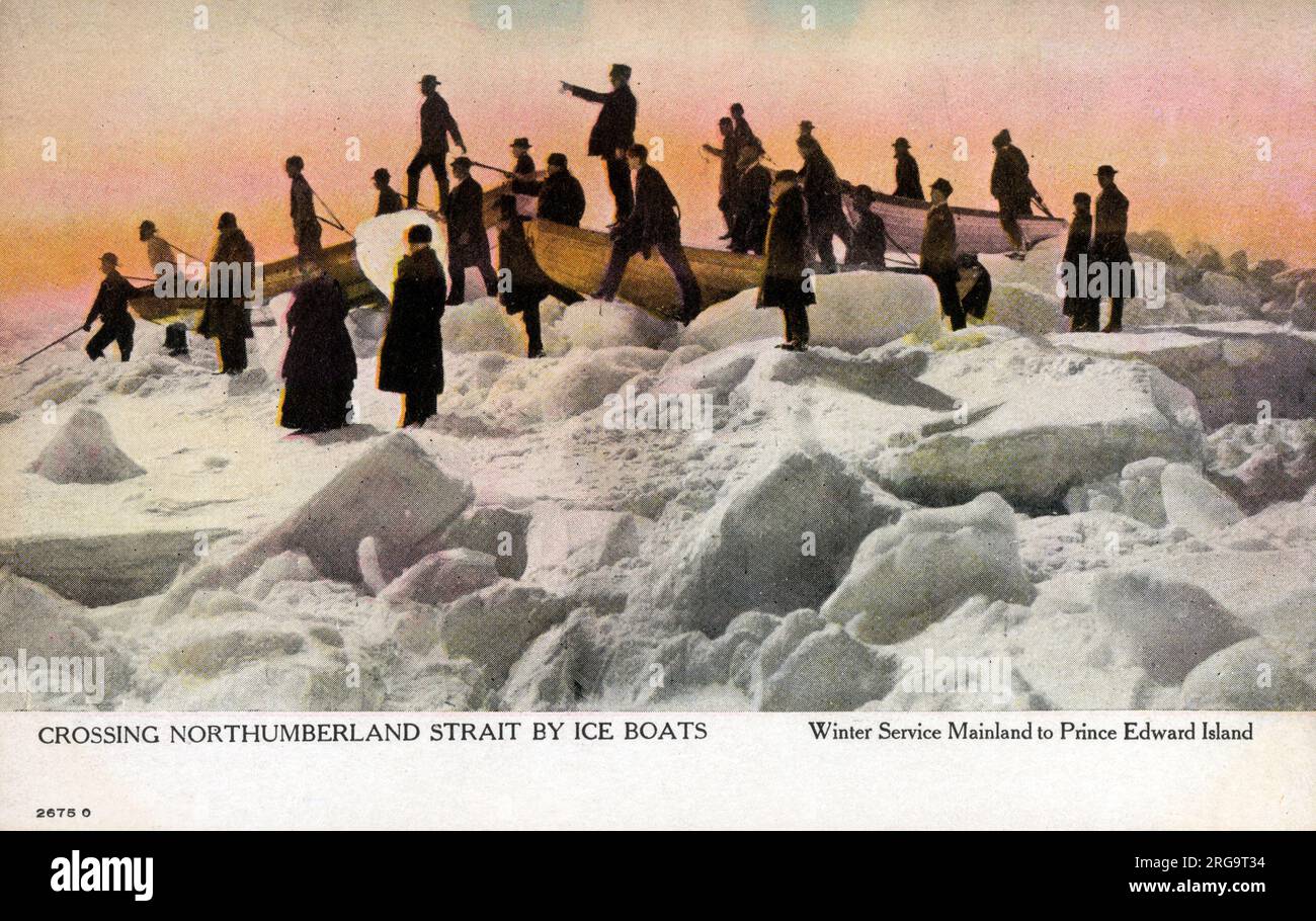 Traversée du détroit de Northumberland en bateau à glace. Ces bateaux ont été exploités dans le détroit de Northumberland au cours du 19th siècle et au début du 20th siècle, entre l'Île-du-Prince-Édouard et les provinces continentales du Nouveau-Brunswick et de la Nouvelle-Écosse pendant les mois d'hiver entre décembre et avril, lorsque la glace de mer a rendu impossible le passage par des bateaux à vapeur non déglacés. Les passagers paieraient des frais de prime pour s'asseoir dans le bateau pendant toute la traversée, ou un tarif réduit s'ils ont aidé l'équipage. En plus des cordes de traction attachées au bateau à glace, des poignées ont été moulées le long des canonnières extérieures qui se déllaient Banque D'Images