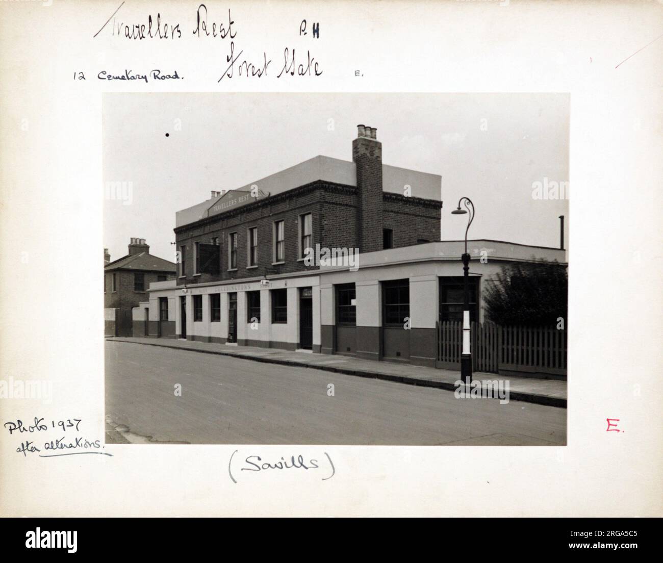 Photographie de Travellers Rest pH, Forest Gate, Londres. Le côté principal de l'impression (illustré ici) représente : face droite sur la vue du pub. Le verso de l'imprimé (disponible sur demande) détails: Trading Record 1929 . 1961 pour le Travellers Rest, Forest Gate, Londres E7 9DG. En juillet 2018 . Converti en plats Banque D'Images