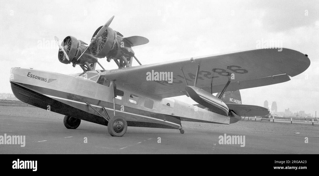 Douglas Dolphin NC14286, 'ESSOWING', d'Esso Oil (Standard Oil Company), livré NEUF à Standard Oil en 1934 et exploité comme transport exécutif de 1934 à 1938, puis à Australasian Petroleum Company en octobre 1938 Banque D'Images