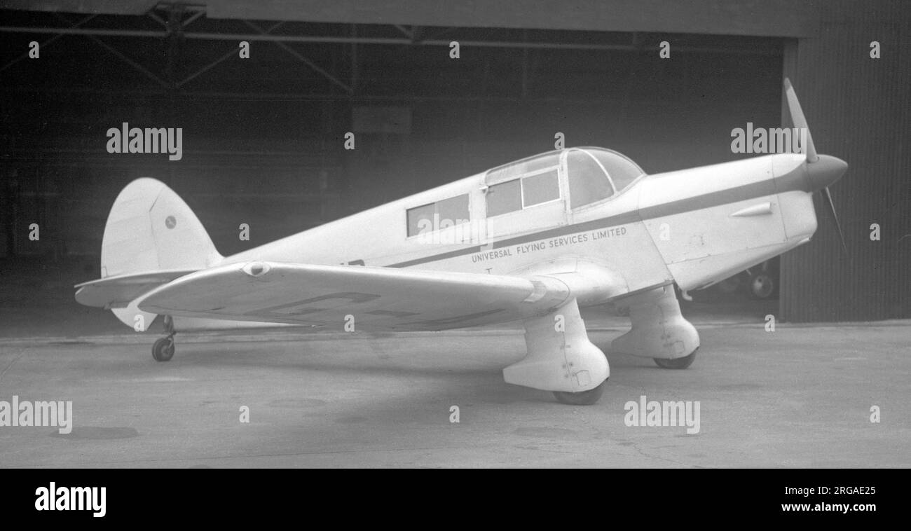 Percival Proctor 5 G-AHWR (msn AE73), de Universal Flying Services Limited, à Fairoaks, le 29 novembre 1947. Banque D'Images