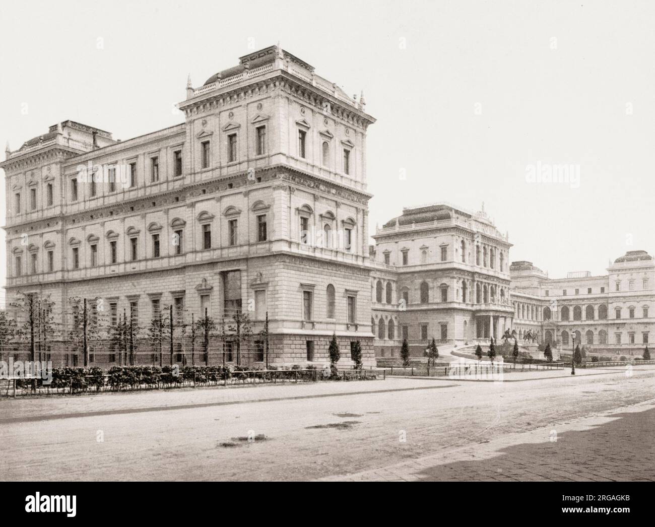 Photographie d'époque du XIXe siècle : l'Académie des Beaux-Arts de Munich est l'une des académies d'art les plus anciennes et les plus importantes d'Allemagne. Il est situé dans le quartier Maxvorstadt de Munich, en Bavière, en Allemagne. Banque D'Images