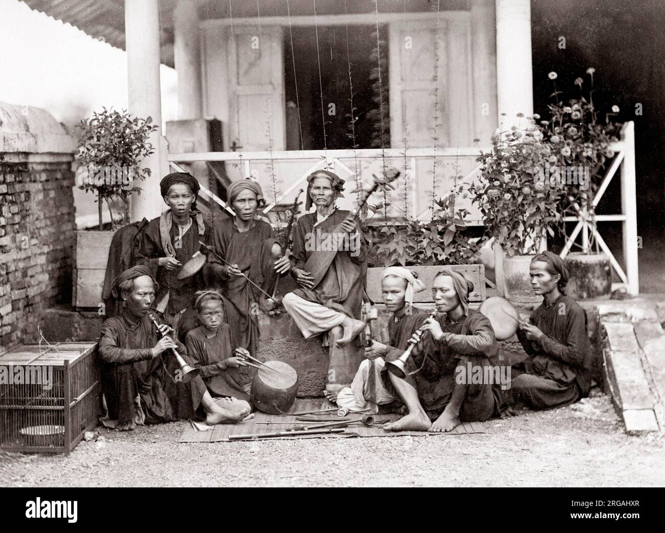1880 South East Asia - l'Indochine Française au Vietnam - groupe de musiciens Banque D'Images