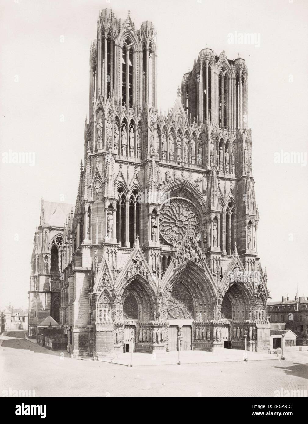 Photographie ancienne du XIXe siècle : la cathédrale de Reims Banque D'Images