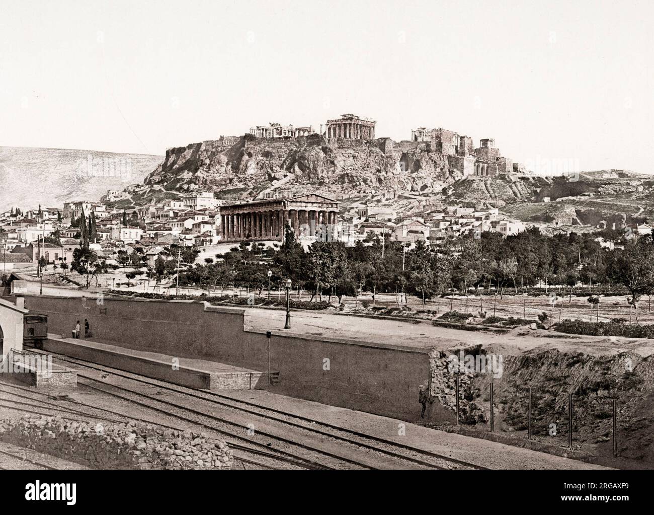 Photographie du XIXe siècle : vue d'Athènes Grèce avec l'Acropole. Banque D'Images