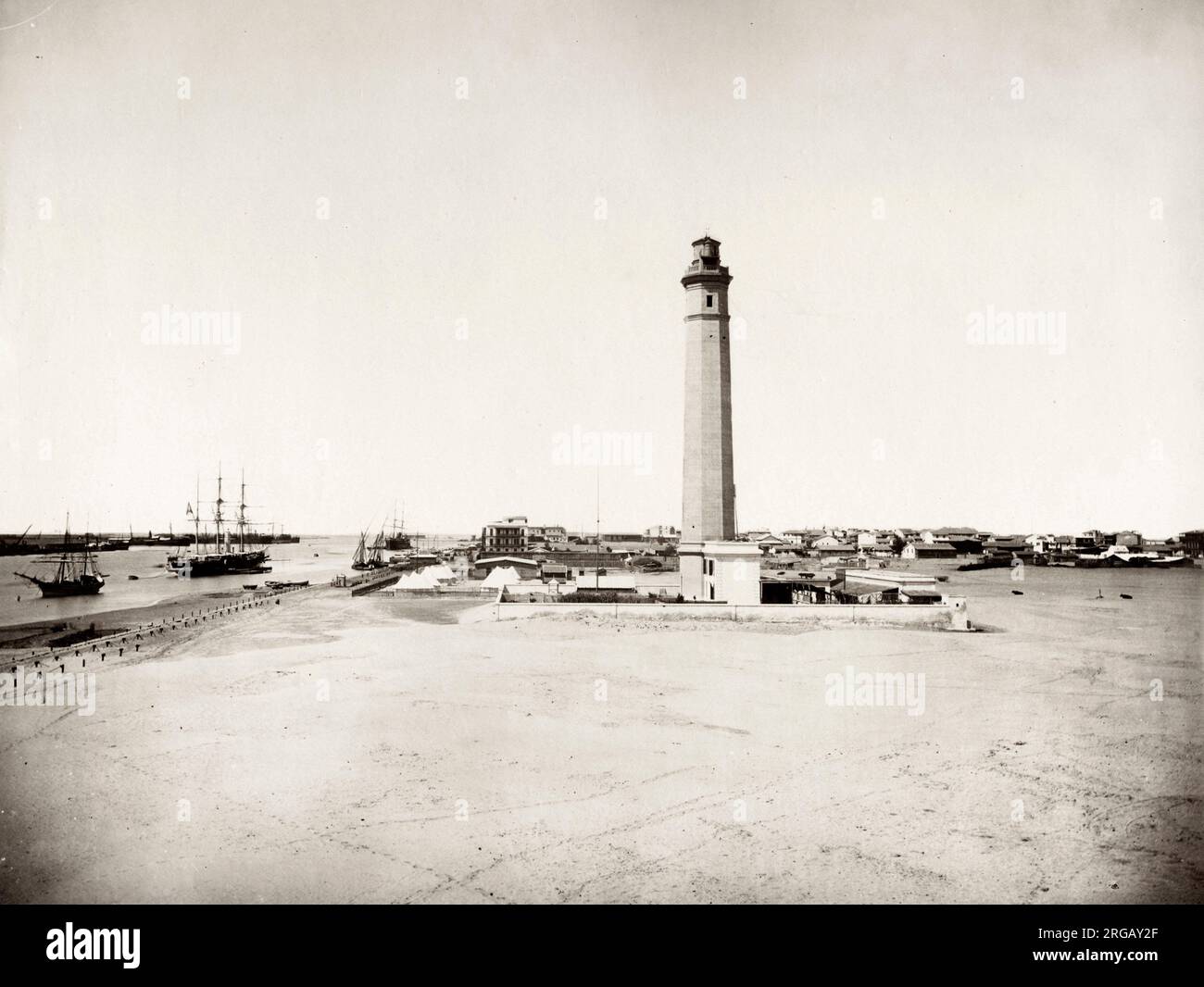 Photographie ancienne du XIXe siècle: phare de Port Said sur le canal de Suez, Égypte, c.1890. Banque D'Images