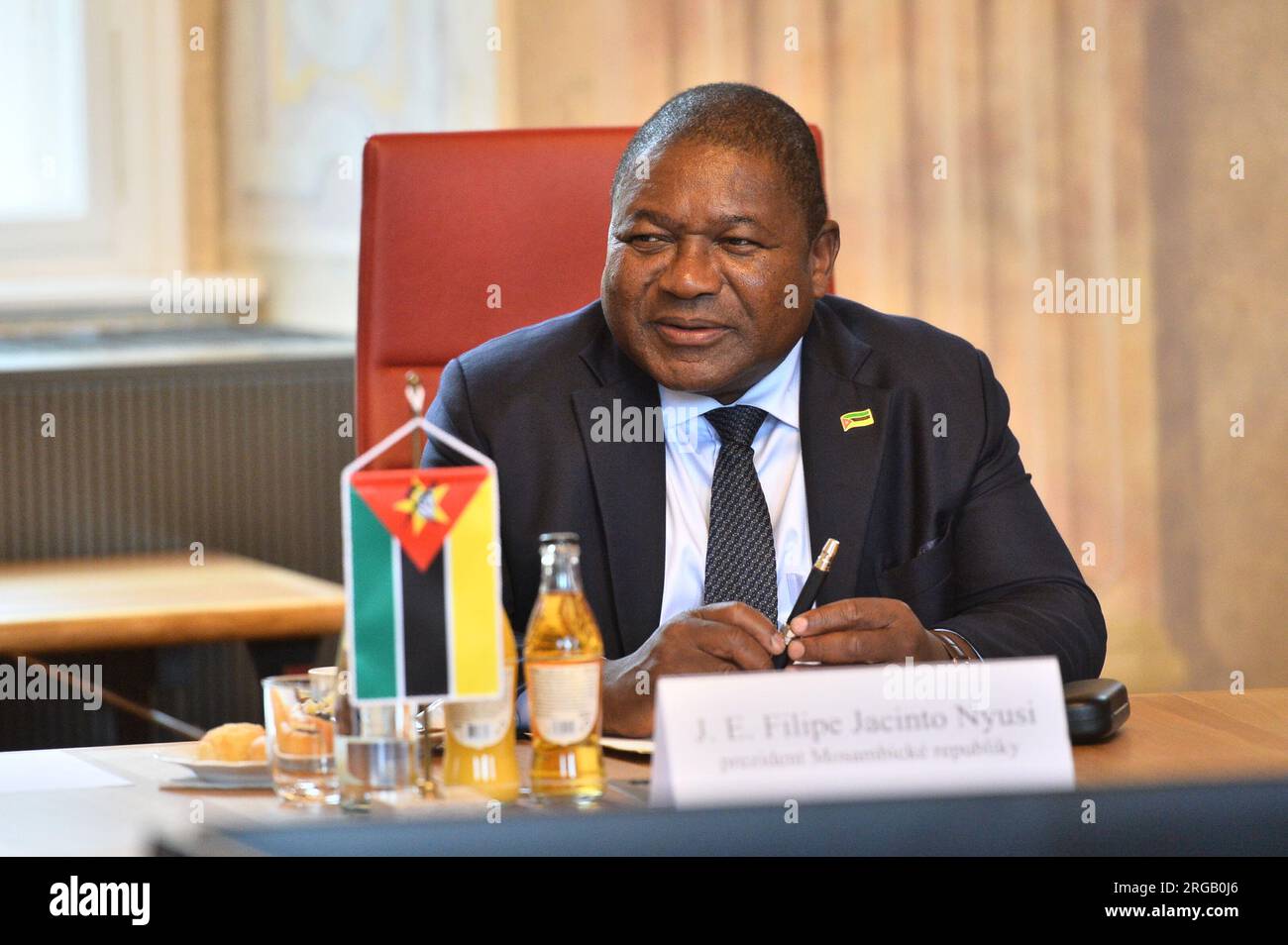 Brno, République tchèque. 08 août 2023. Le président mozambicain Filipe Nyusi (photo) et son épouse Isaura Nyusi visitent Brno lors de sa visite officielle en République tchèque, le 8 août 2023. Crédit : Patrik Uhlir/CTK photo/Alamy Live News Banque D'Images