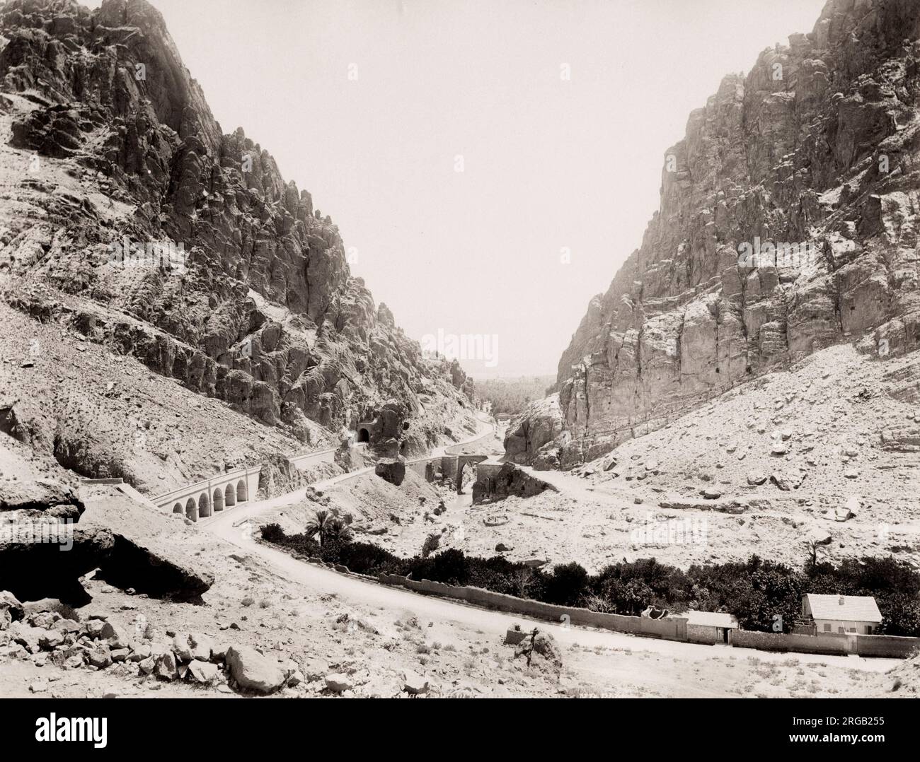 Photographie ancienne du XIXe siècle : gorge El Kantara, Algérie. Banque D'Images