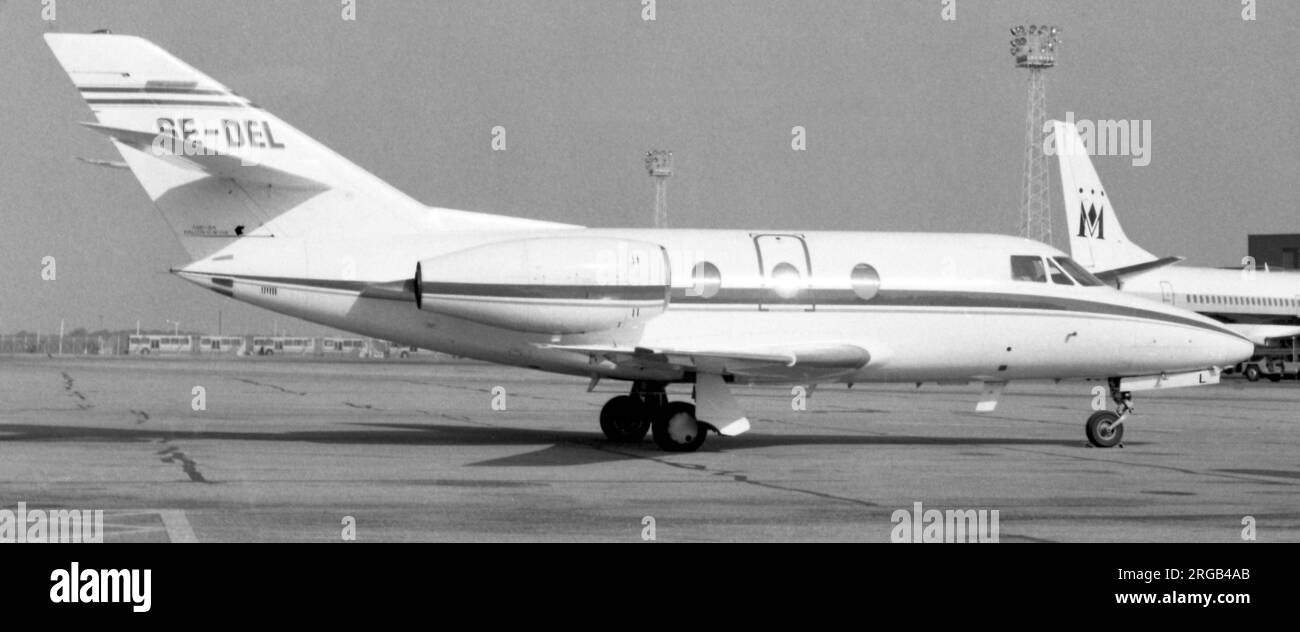 Dassault Falcon 10 se-DEL (msn 14), de SAAB-Scania AB, à l'aéroport de Luton. Banque D'Images
