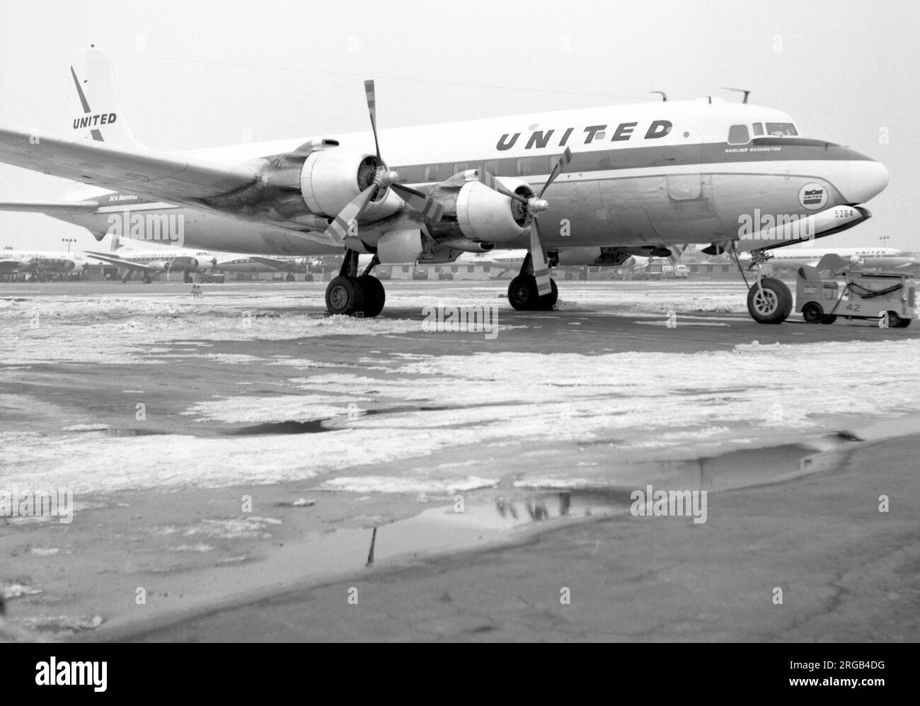 Douglas DC-6 N37504 (msn 42869. Numéro de compagnie 8), de United Airlines. Banque D'Images