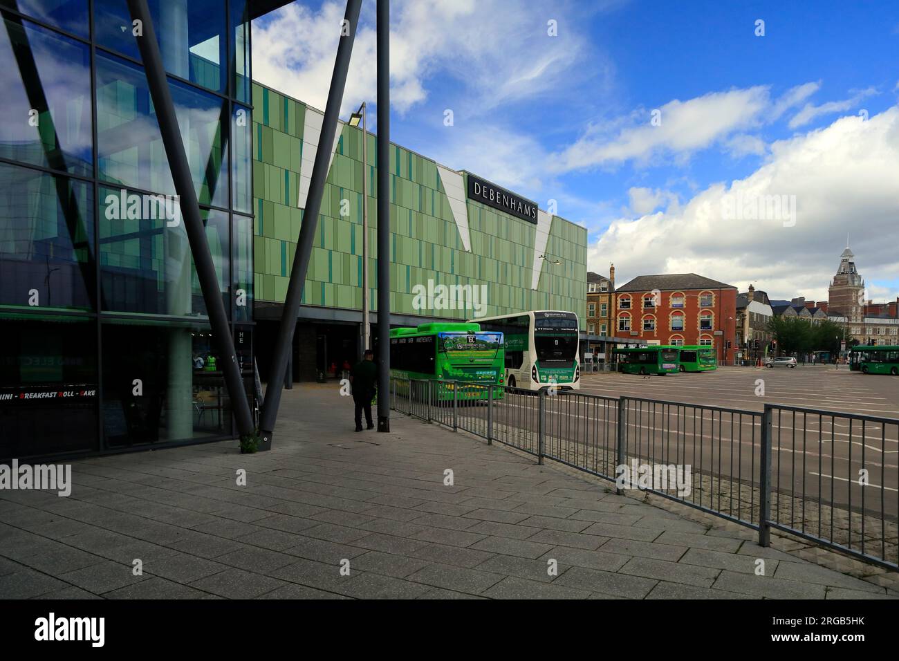 Newport Central bus Station, Friar's Walk, Newport centre-ville, Galles du Sud, Royaume-Uni, scènes du sud du pays de Galles. Prise en août 2023. Banque D'Images