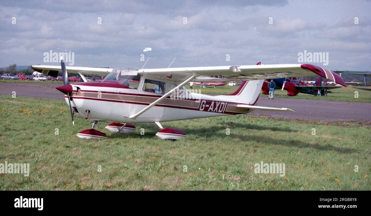 Reims-Cessna F.172H Skyhawk G-AXDI (msn F172-0574). Banque D'Images