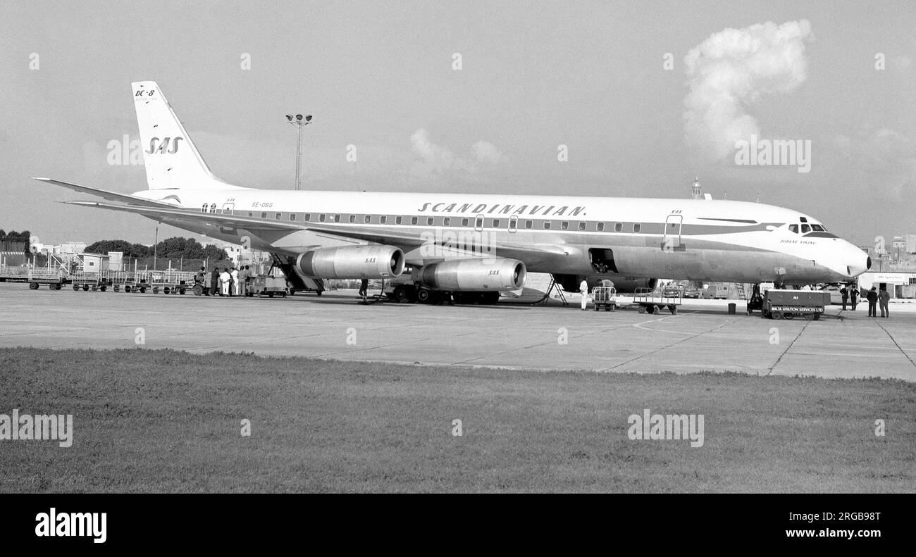 Douglas DC-8-62 se-DBG 'Jorund Viking' (msn 45921, numéro de ligne 322), du système aérien scandinave, à RAF Luqa le 11 novembre 1971. Banque D'Images