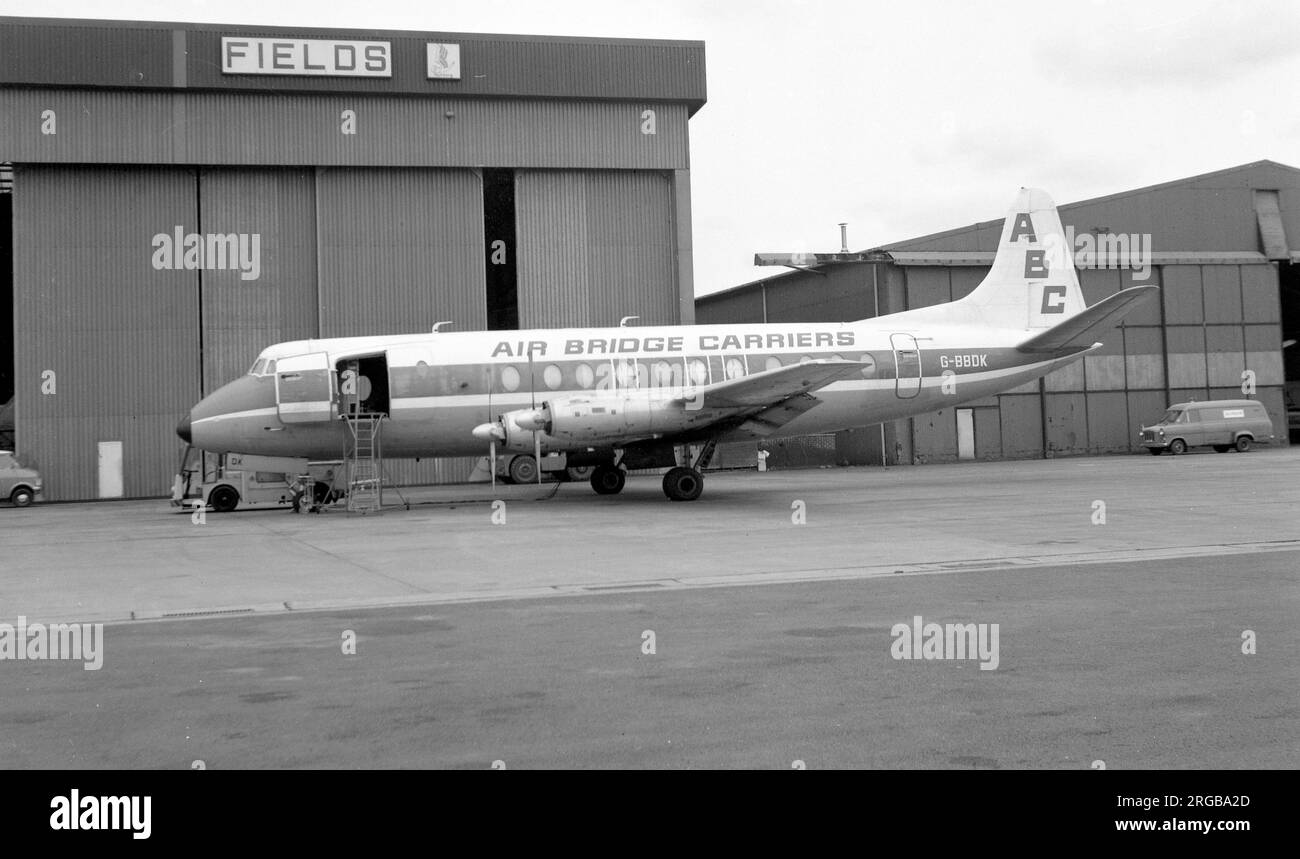 Vickers Viscount 806 G-BBDK (msn 291), des transporteurs aériens, à l'aéroport East Midlands (Castle Donington). Banque D'Images