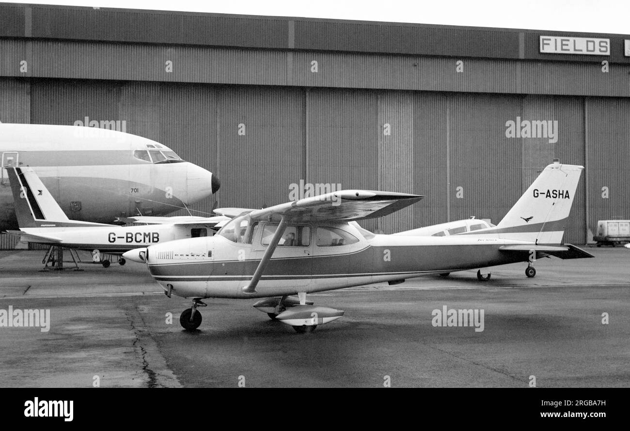 Reims-Cessna F172D G-ASHA (msn 0008), au Château Donington en mars 1976. Banque D'Images