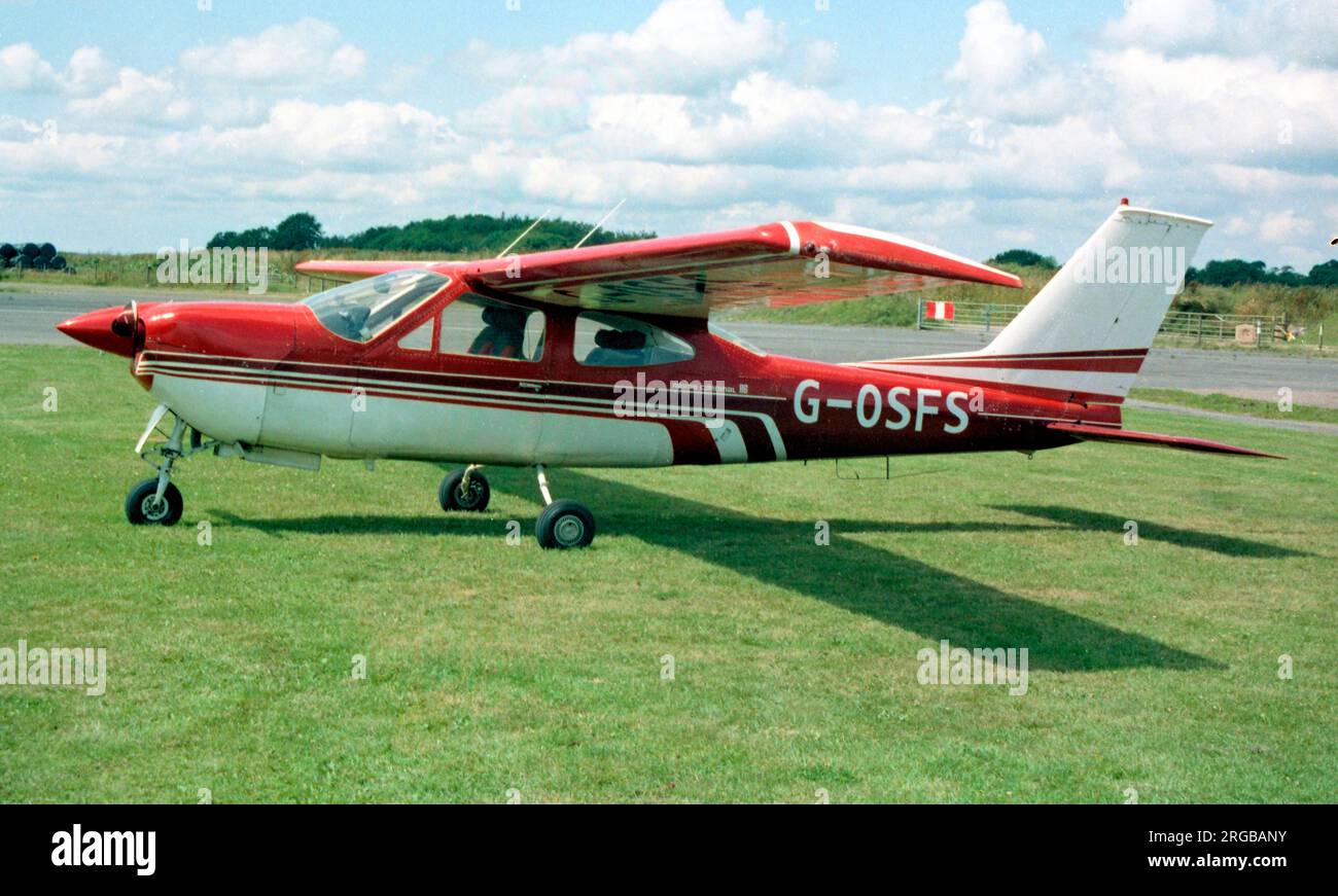 Reims-Cessna F177RG Cutlass G-OSFS (msn 0082). Banque D'Images