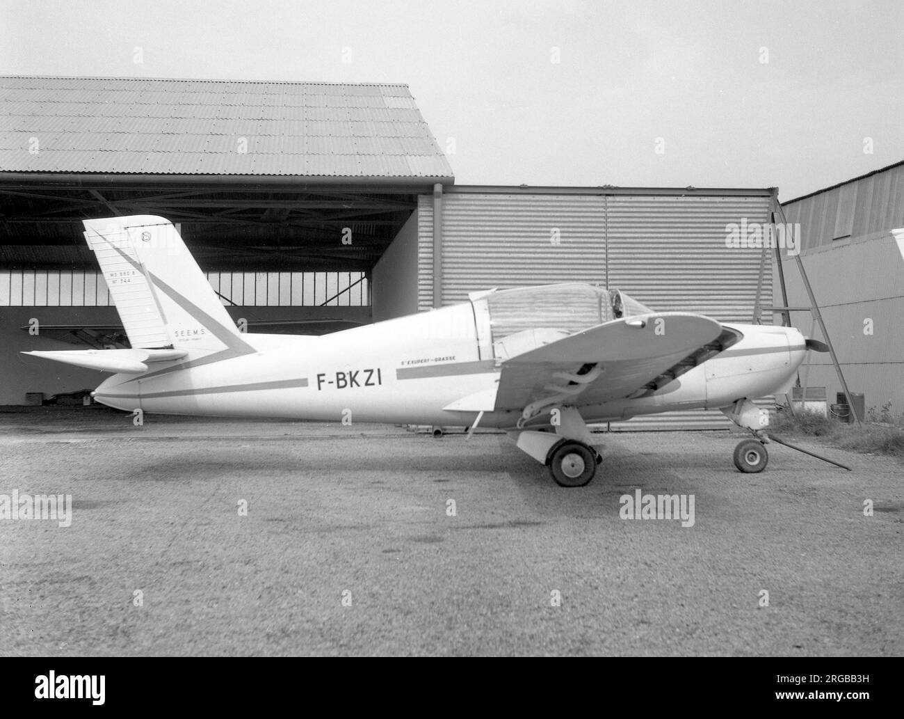 Morane-Saulnier MS.880B Rallye Club F-BKZI (msn 344), à Cannes le 18 octobre 1965. Banque D'Images