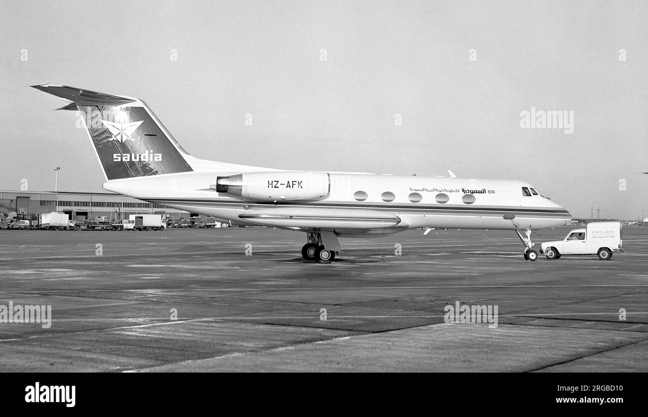 Grumman G-1159 Gulfstream II HZ-AFK (msn 239), de Saudi Arabian Airlines, à l'aéroport de Londres Heathrow. Banque D'Images