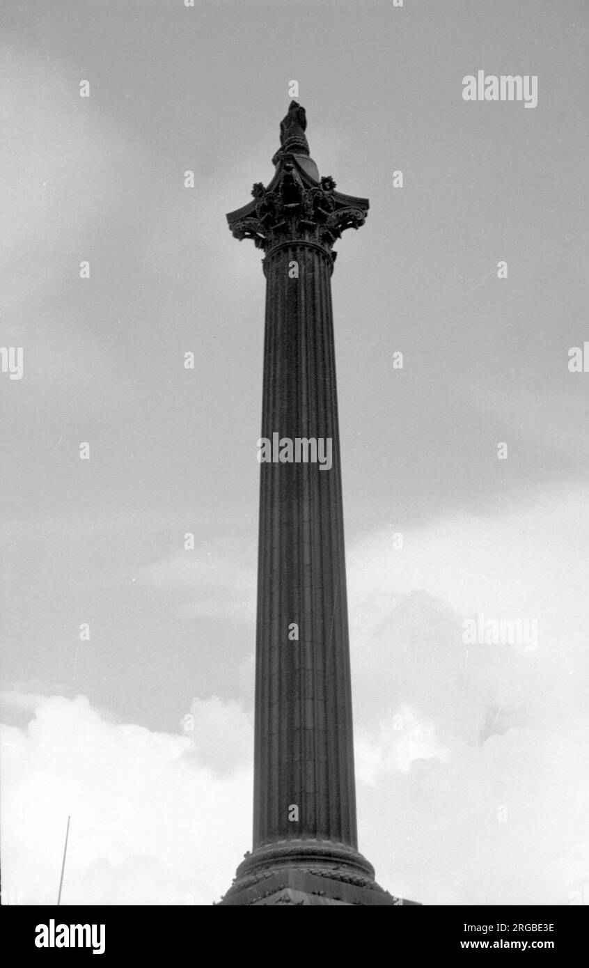 Trafalgar Square : colonne de Nelson. Banque D'Images