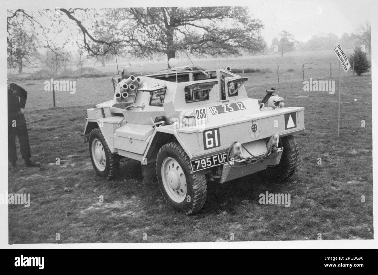 Une ancienne voiture de l'armée britannique Daimler Dingo Scout, propriété d'un passionné. Banque D'Images