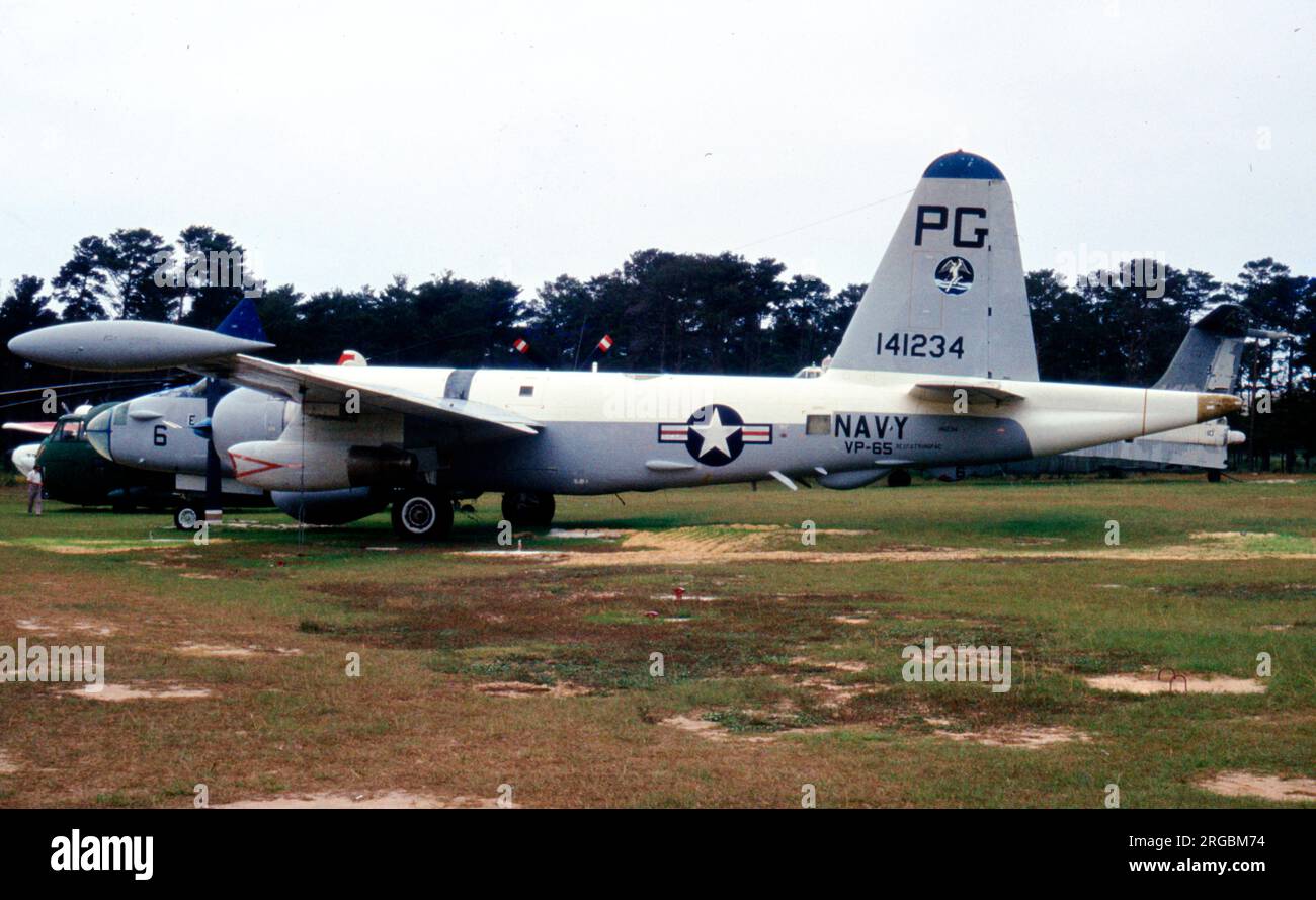 Lockheed P-2H Neptune 141235 (MSN 726-7107), au Musée national de l'aviation navale de Pensacola, FL. Banque D'Images