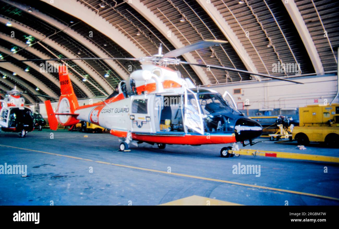 Garde côtière des États-Unis - Aeropatiale MH-65C Dolphin 6505 (msn 6038) Banque D'Images