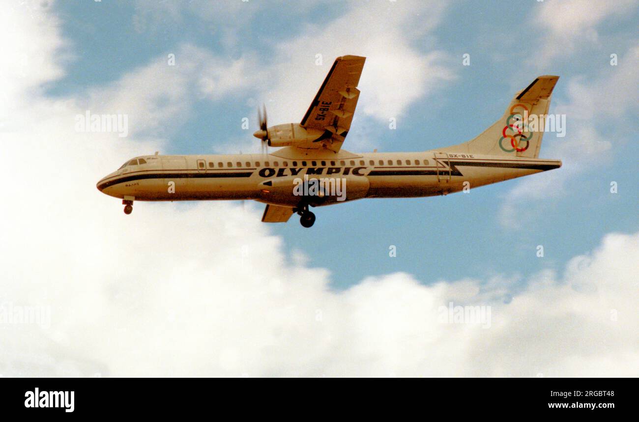 ATR 72-202 SX-BIE (msn 239), d'Olympic Airlines, à l'approche de l'aéroport international d'Athènes, le 10 novembre 1998. Banque D'Images