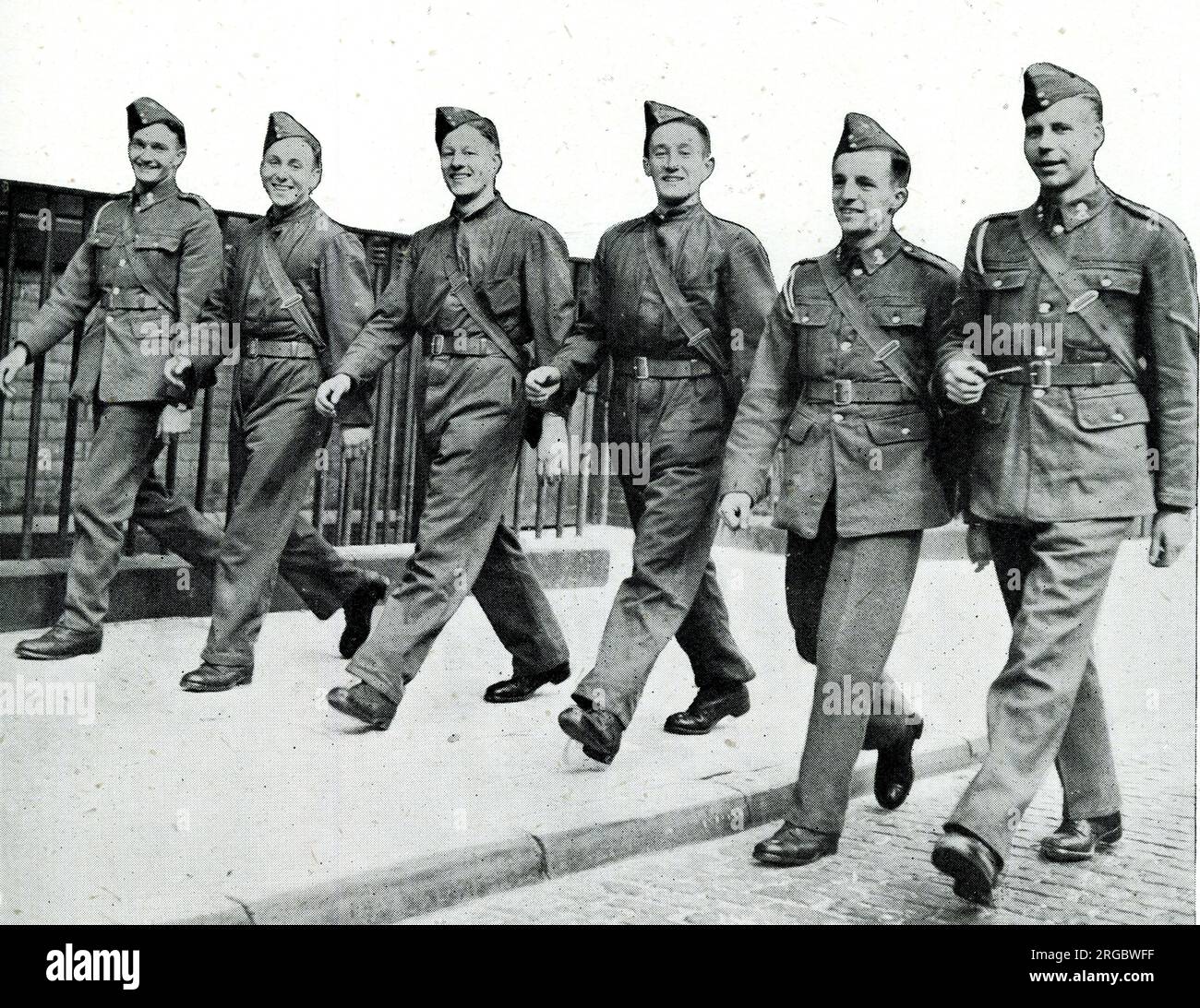 Bolton Wanderers footballeurs professionnels FC servant dans l'Artillerie royale pendant la Seconde Guerre mondiale, L-R Ithwell, Winter, Roberts, Catterall, Howe, Gosling Banque D'Images