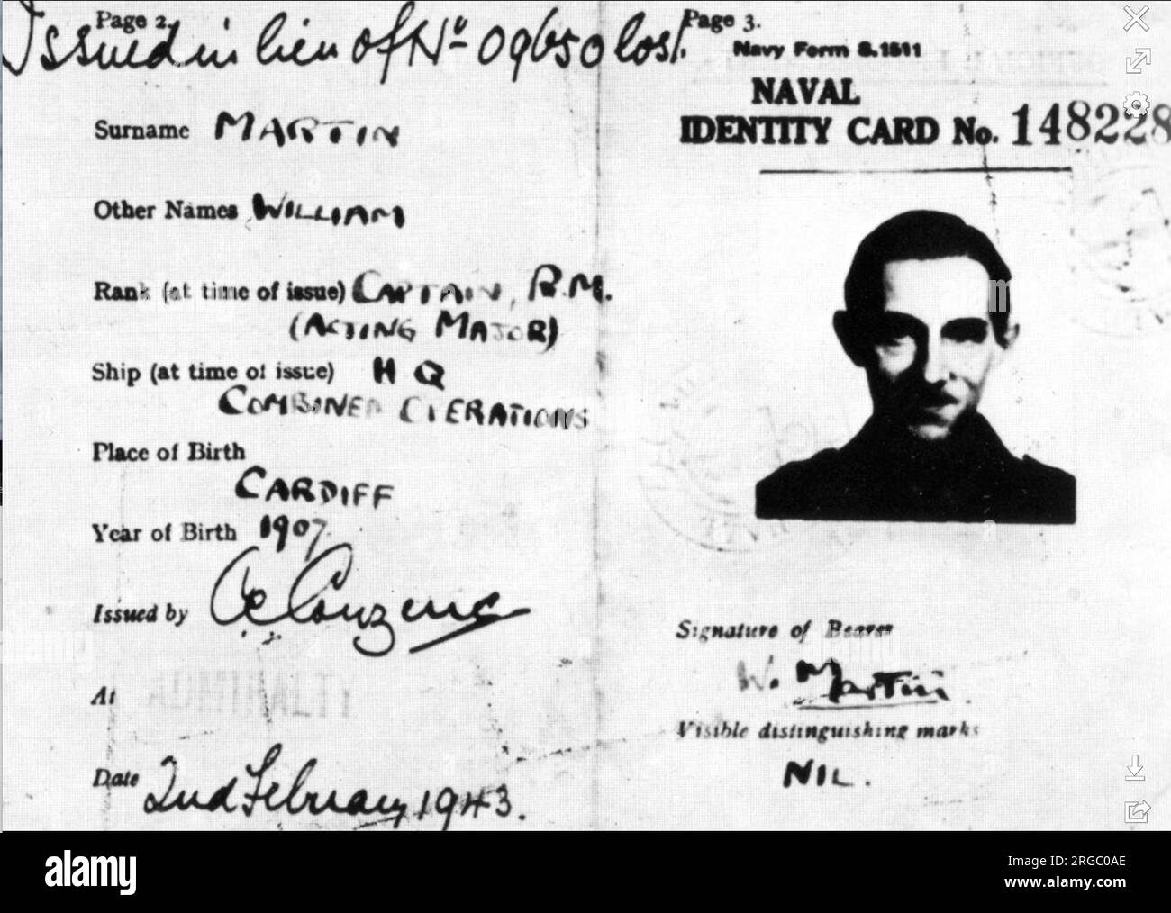 OPÉRATION MINCEMEAT 1943 la carte d'identité navale du Major Martin avec la photo du Capt Ronnie Reed Banque D'Images