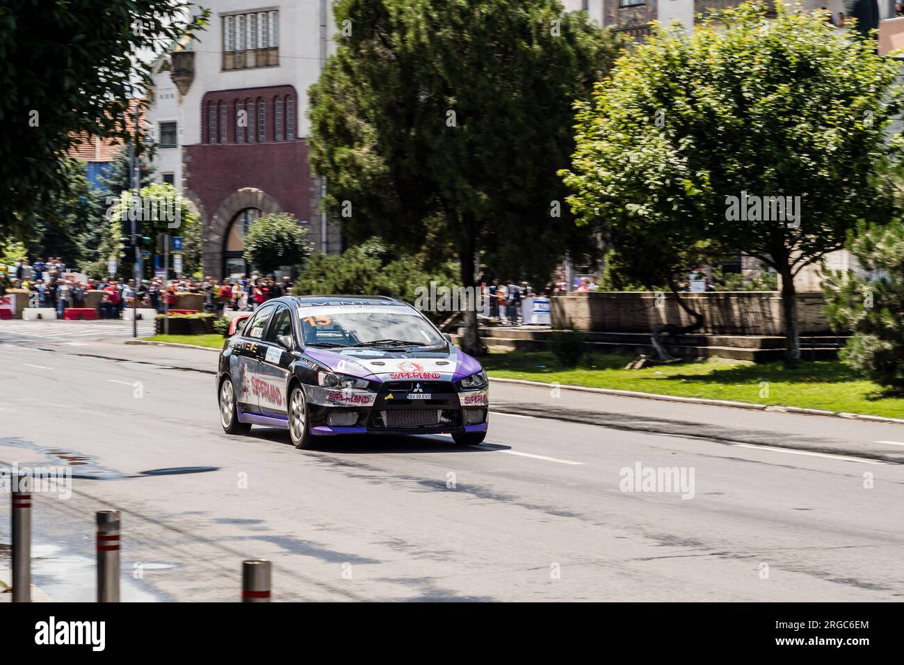 Marosvasarhely/ Transylvanie - 23 juin 2018 : Mitsubishi lancer Evo X en spectacle de dérive lors du Super Rallye Trofeul Targu Mures. Banque D'Images