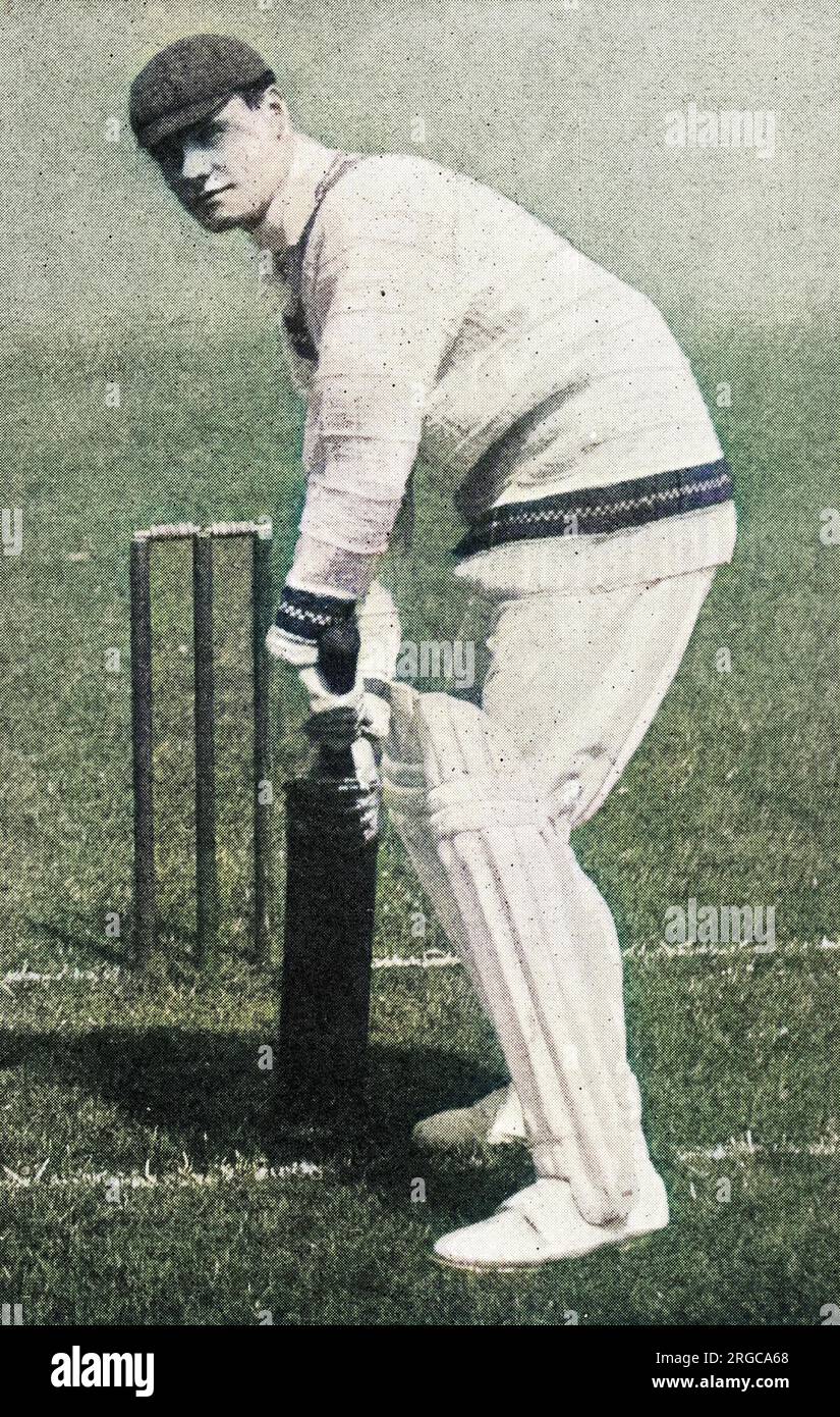 Gilbert Jessop (1874 - 1955), Gloucestershire et le batteur d'Angleterre, qui était célèbre pour ses prouesses de notation rapide - il a une fois marqué un siècle en seulement 40 minutes. Le surnom de Jessop était 'le Croucher' en raison du crouch peu commun qu'il a adopté lors de la batte. Entre 1894 et 1914, il a joué 493 matchs de première classe, marquant 53 siècles en moyenne 32,63. Banque D'Images