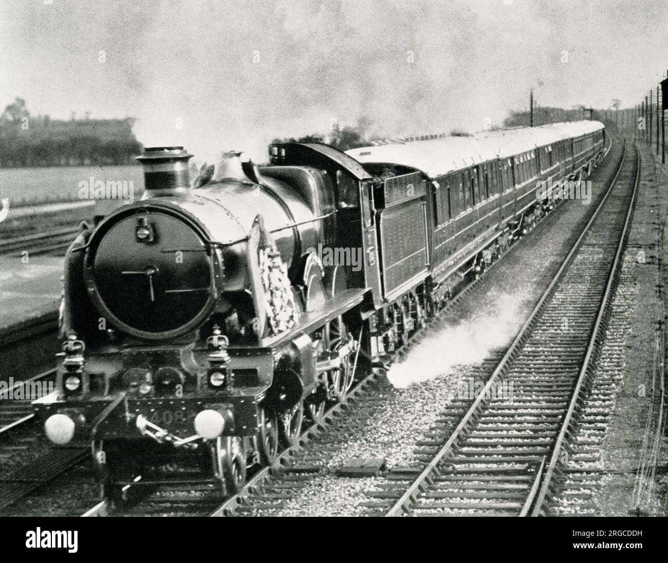 LA LOCOMOTIVE GWR Windsor Castle avec le train royal portant le corps du roi George V de Paddington à Windsor Banque D'Images