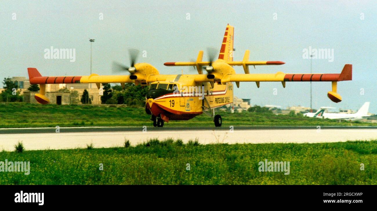 SECURITE civilile - Canadair CL-415 F-ZBFS / 19 (msn 2001). (SECURITE civilile - Défense civile) Banque D'Images