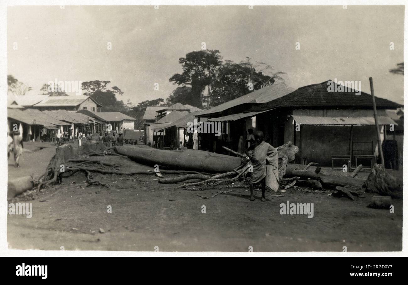 Ghana, Afrique de l'Ouest - élargissement d'une route, Kumasi (Coomassie) Banque D'Images