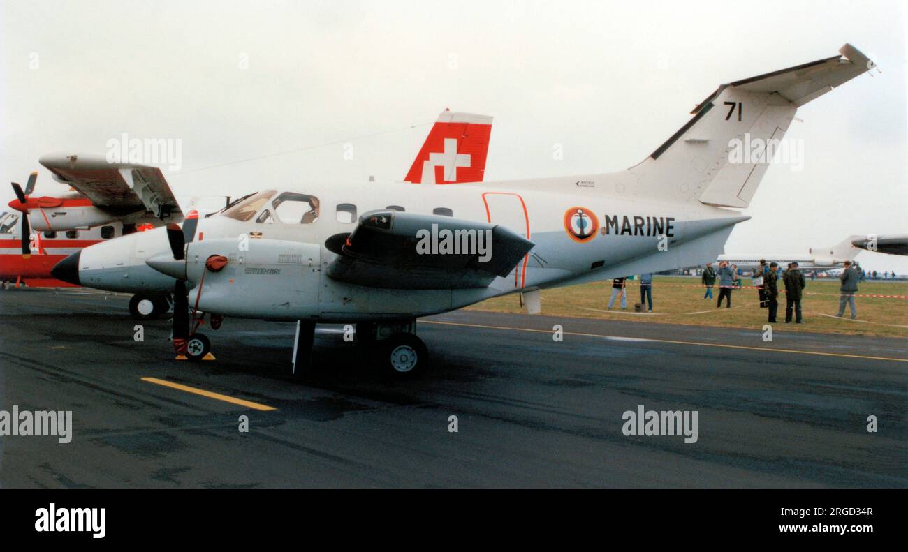 Aeronavale - Embraer EMB-121 Xingu 71 (msn 121071) de 2S, à Boscombe Down pour le spectacle aérien de la bataille d'Angleterre du 50th anniversaire le 9 juin 1990. (Aéronautique - Aéronautique navale - Aviation navale française) Banque D'Images