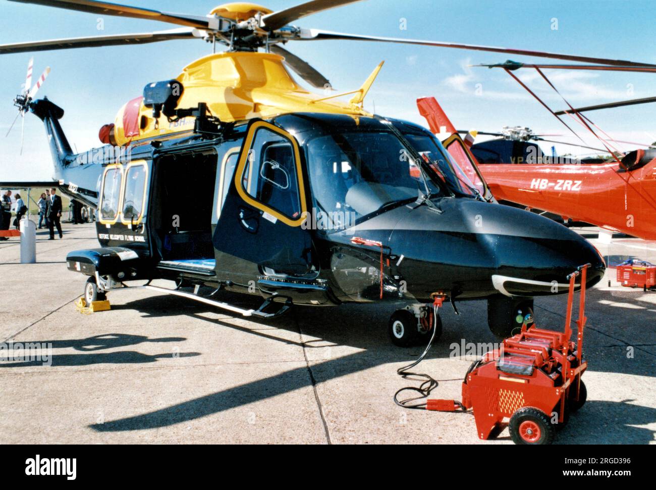 École de pilotage pour hélicoptères de défense - AgustaWestland AW.139 ZR327 (msn 31231) Banque D'Images