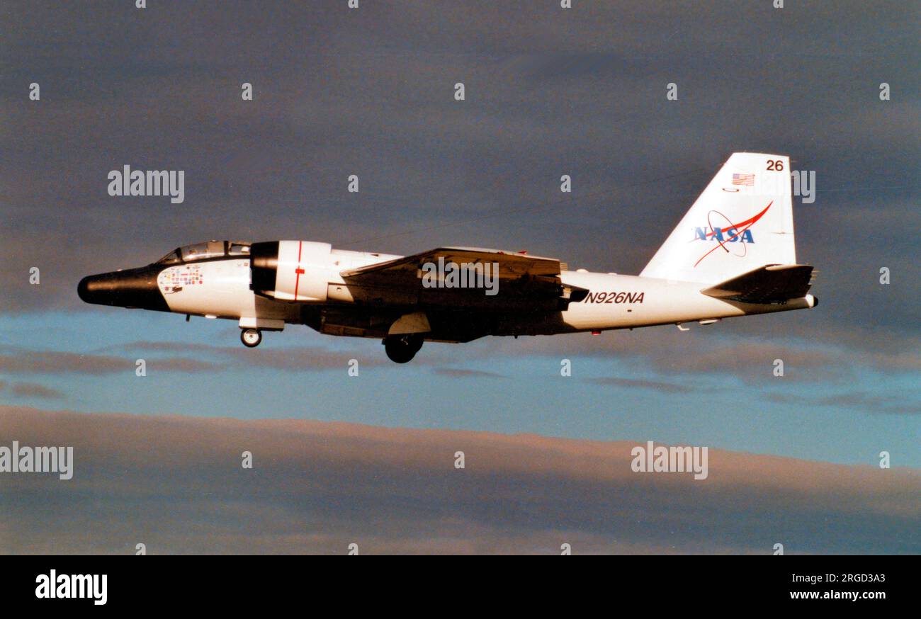 General Dynamics WB-57F N926NA / NASA 926 (ex 63-13501, converti à partir de RB-57D 53-3975). Retiré le 15 septembre 1982, 925 est vu en entreposage à la base aérienne Davis-Monthan. Banque D'Images