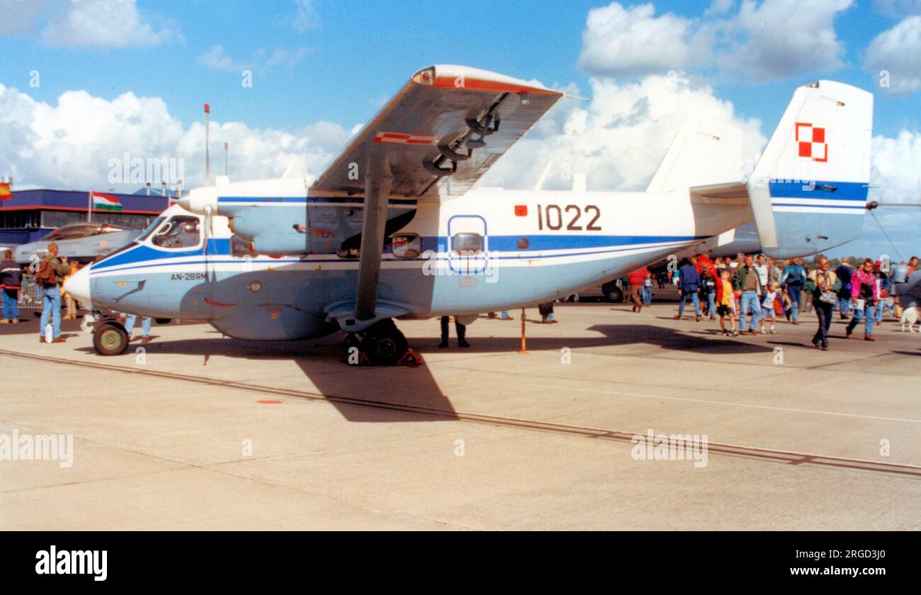 Force aérienne polonaise - PZL-Mielec M-28RM Bryza-1R 1022 (msn AJG001-01), à la base aérienne navale de Valkenburg en septembre 1997. Banque D'Images