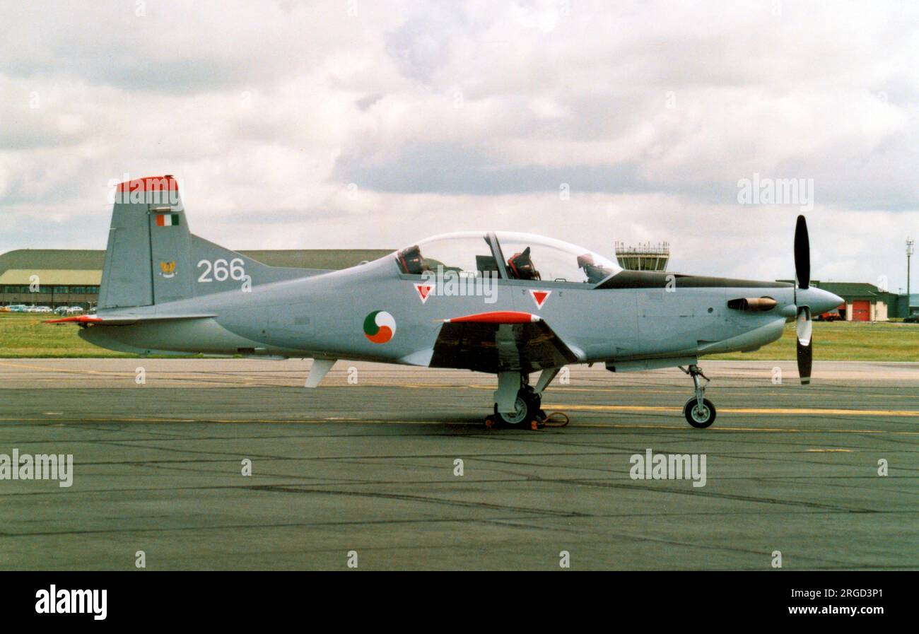 Corps aérien irlandais - Pilatus PC-9M 266 (msn 661) Banque D'Images