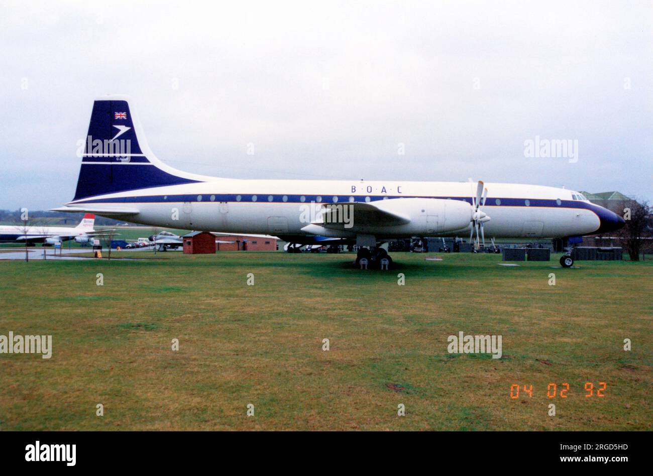 Bristol 175 Britannia 312F G-AOVF (msn 13237), peint aux couleurs de la BOAC dans la collection de la BOAC à la RAF Cosford, le 4 février 1992. Banque D'Images