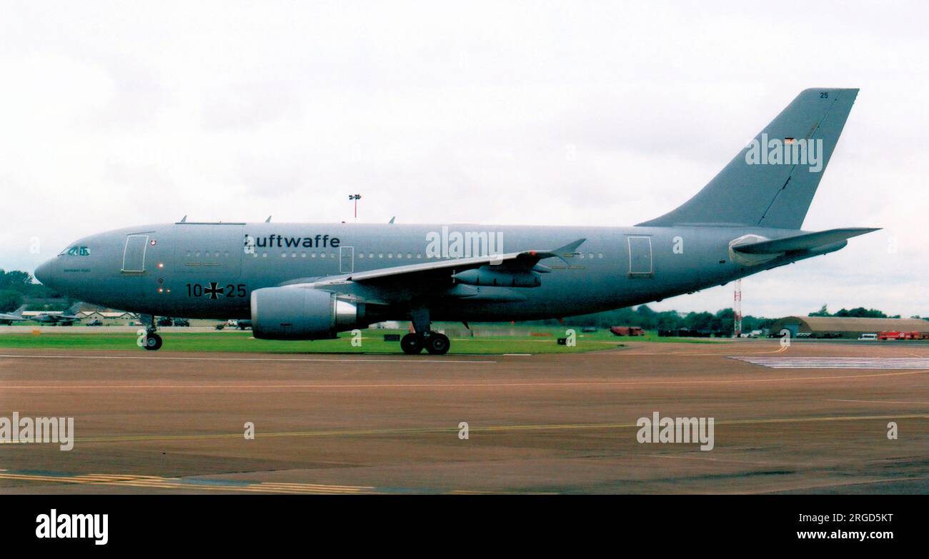 Luftwaffe - Airbus A310-304(F) (MRTT) 10+25 'Herman Kohl' (msn 484), de FBS, au Royal International Air Tattoo - RAF Fairford 5 juillet 2012. Banque D'Images