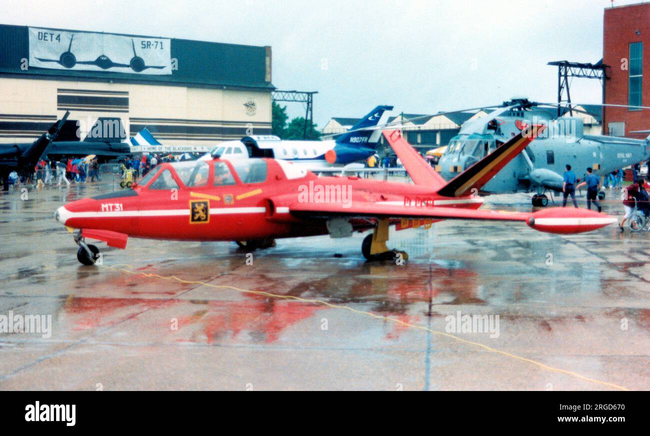 Force Eyrienne Belge - Fouga cm.170R Magister MT31 (msn 288) de l'équipe d'exposition acrobatique des Diables rouges, à la RAF Mildenhall le 28 mai 1988. Banque D'Images