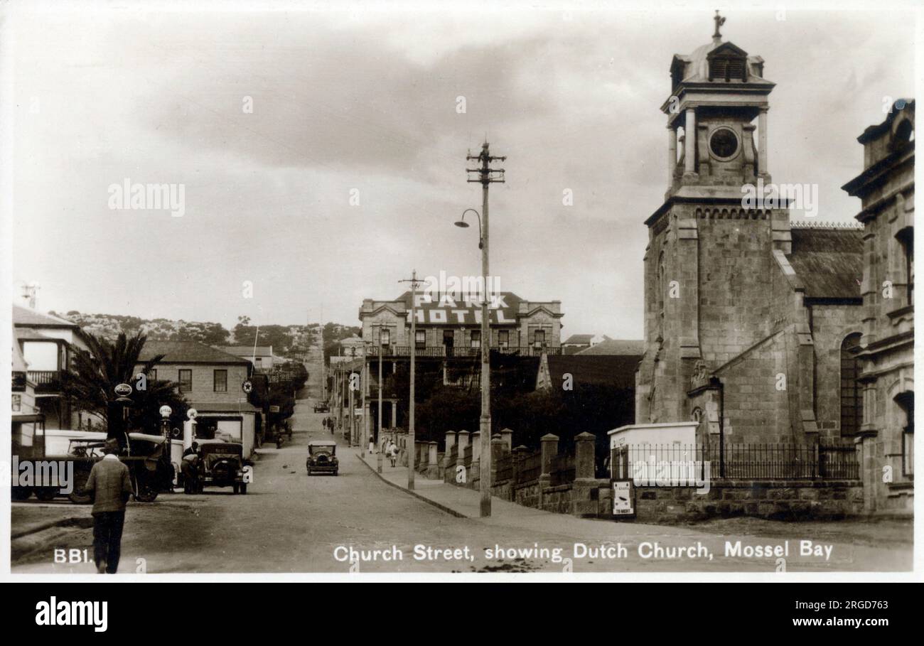 Afrique du Sud, Mossel Bay, Western Cape province - Church Street avec Dutch Church Banque D'Images