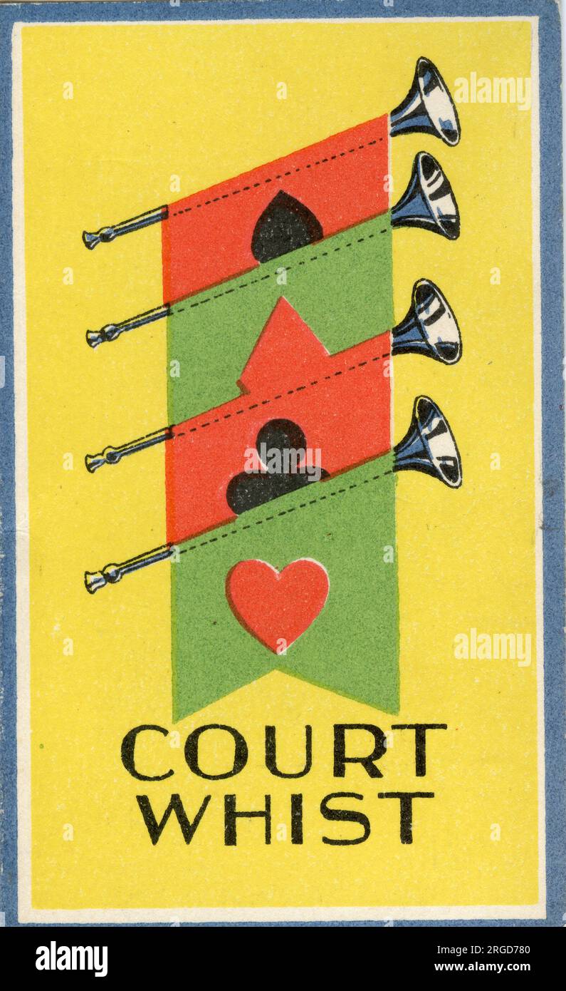 Carte de score aux cartes à jouer, trompettes de fanfare royale drapées de drapeaux de quatre couleurs Banque D'Images