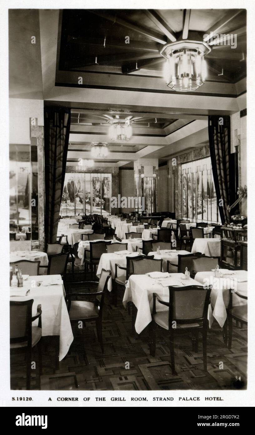 The Strand Palace Hotel, The Strand, London - The Art Deco Grill Room. Banque D'Images
