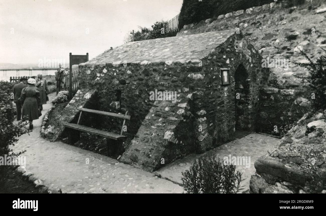 La petite église, Ros-on-Sea, Conwy, pays de Galles - Raphael Tuck Real photo carte postale 1952 Banque D'Images