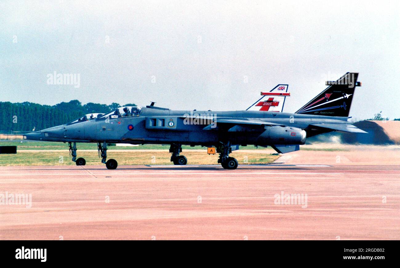 Royal Air Force - SEPECAT Jaguar GR.1a XZ112 / 'GA' (msn S.113), du No.54 Squadron. Banque D'Images