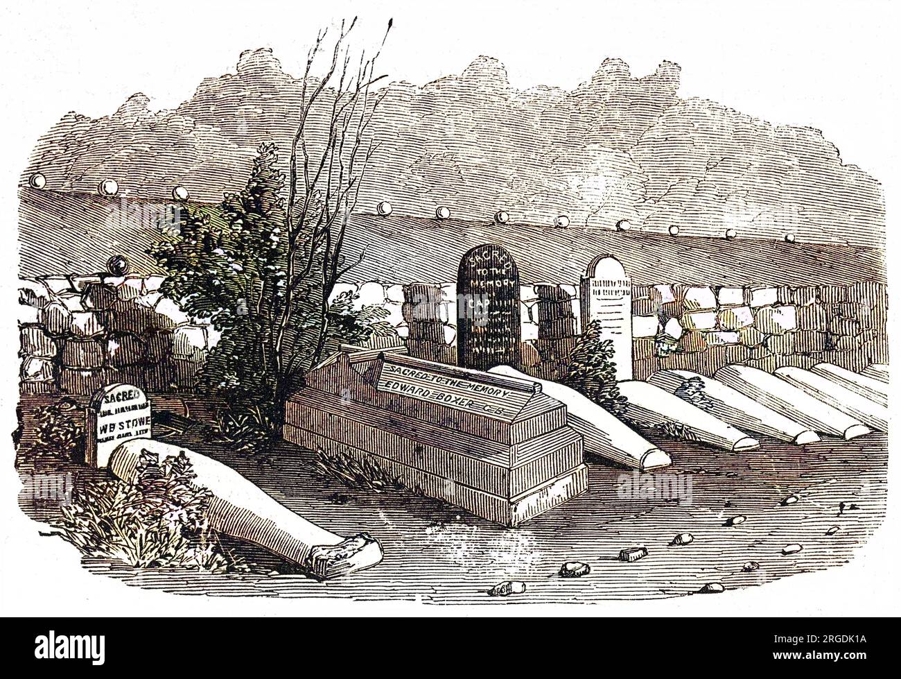 Cimetière à Balaklava Heights, où un certain nombre d'officiers britanniques notables ont été enterrés pendant la guerre de Crimée. Le tombeau proéminent est celui de l'amiral Edward Boxer dont le travail sur la réorganisation du port de Balaklava, en particulier pour faciliter l'embarquement des fournitures, a été reconnu par Lord Raglan. Boxer est mort du choléra le 5 juin 1855. Banque D'Images